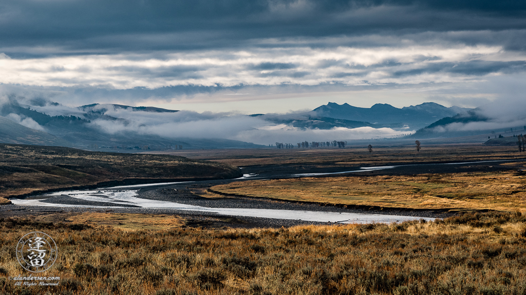 Lamar Valley in Yellowstone National Park, filled with clouds on a cold and wet Autumn morning.